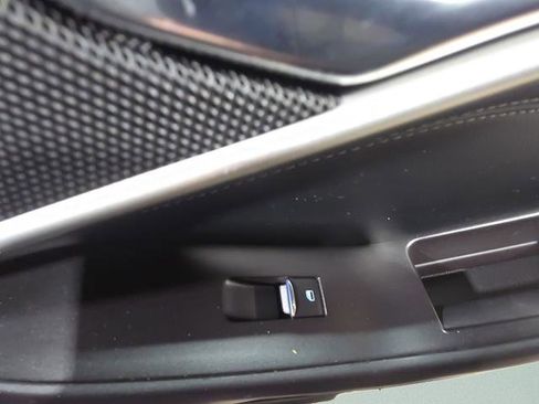 Used 2020 Ford Explorer XLT w/ Equipment Group 202A image 30