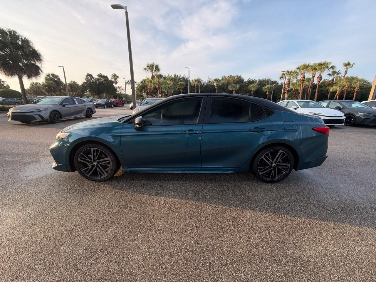 Used 2025 Toyota Camry XSE FWD image 2