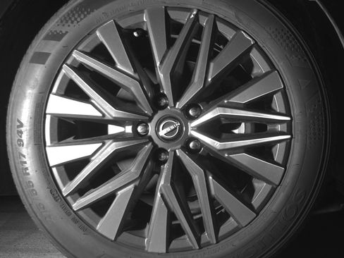 Used 2025 Nissan Altima 2.5 SV FWD image 13
