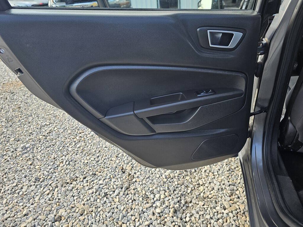 Used 2014 Ford Fiesta SE w/ Comfort Package FWD image 14