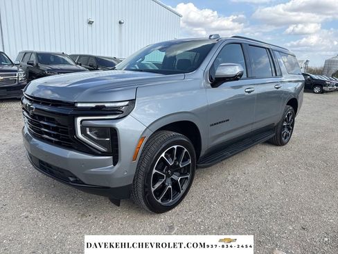 Used 2025 Chevrolet Suburban RST w/ Comfort Package image 1