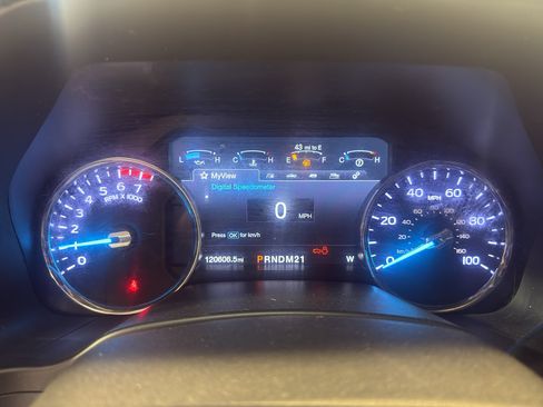 Used 2019 Ford F250 Lariat w/ Lariat Ultimate Package AWD/4WD image 18