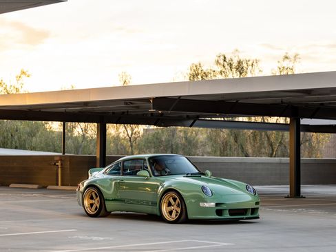 Used 1995 Porsche 911 Coupe image 2