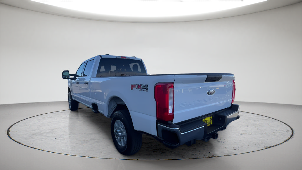 Used 2024 Ford F350 XLT w/ FX4 Off-Road Package AWD/4WD image 9