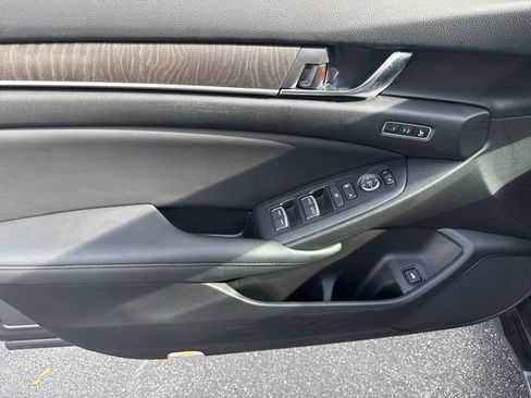 Used 2022 Honda Accord Touring image 9