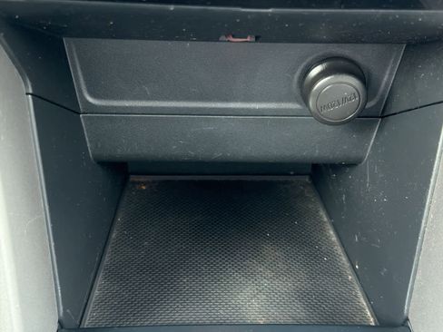 Used 2016 Subaru Forester 2.5i Premium image 33