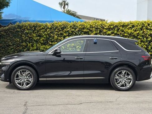 Used 2022 Genesis GV70 2.5T w/ Advanced Package AWD/4WD image 7