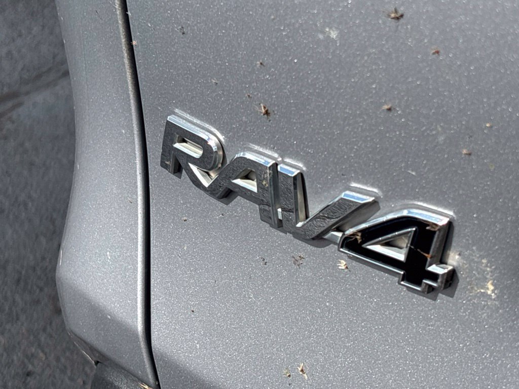 Used 2021 Toyota RAV4 XLE Premium AWD/4WD image 35