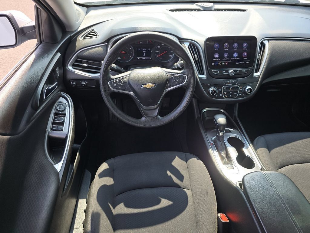Used 2022 Chevrolet Malibu LT FWD image 25