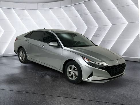 Used 2023 Hyundai Elantra SE FWD image 1