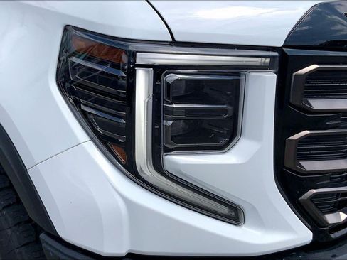 Used 2023 GMC Sierra 1500 AT4X AWD/4WD image 25