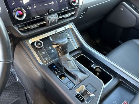 Used 2025 Lexus GX 550 w/ Accessory Package (2T) AWD/4WD image 25