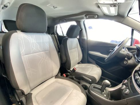 Used 2018 Chevrolet Trax LT image 26