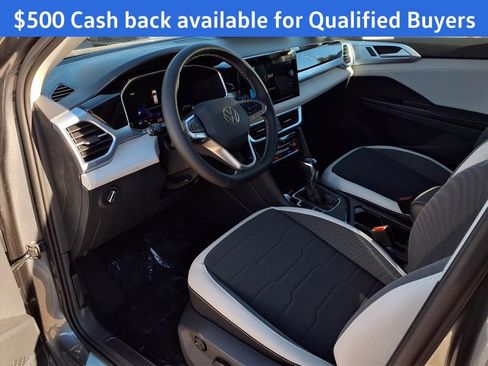 New 2026 Volkswagen Taos SE image 15