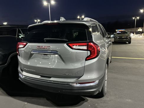 Used 2023 GMC Terrain SLT image 7