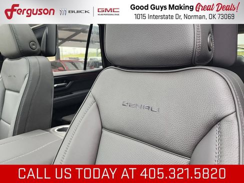 New 2026 GMC Yukon Denali w/ Denali Reserve Package AWD/4WD image 17
