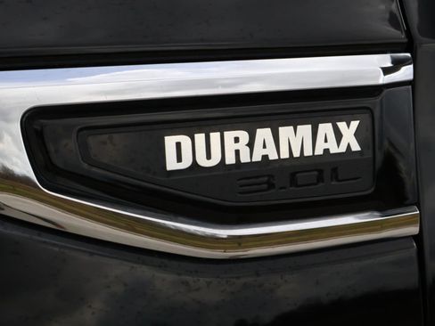 Used 2023 GMC Yukon XL SLT image 25