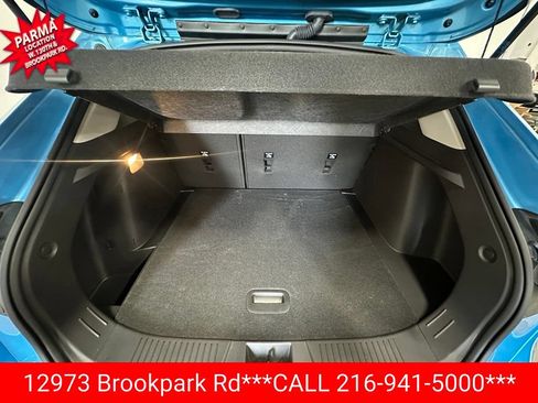 Used 2025 Chevrolet Trax LT FWD image 19