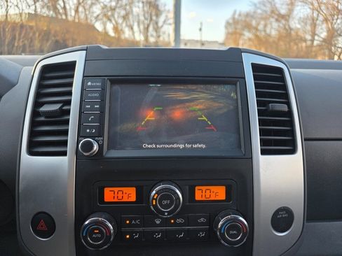 Used 2021 Nissan Frontier SV w/ Midnight Edition Floor Mats image 21