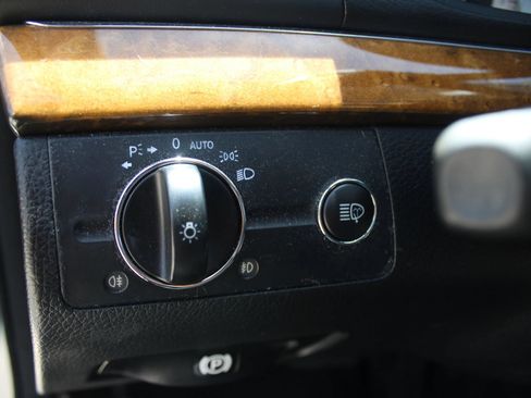 Used 2007 Mercedes-Benz E 350 4MATIC Sedan image 14