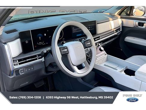 Used 2025 Hyundai Santa Fe Calligraphy AWD/4WD image 12