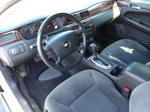 Used 2011 Chevrolet Impala LT FWD image 9
