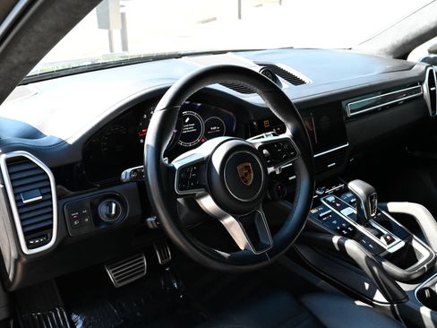 Used 2023 Porsche Cayenne GTS AWD/4WD image 16