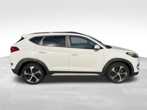 Used 2017 Hyundai Tucson Value AWD/4WD image 4