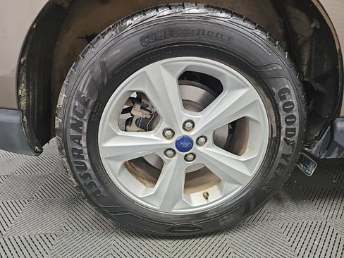 Used 2019 Ford Edge SE FWD image 43