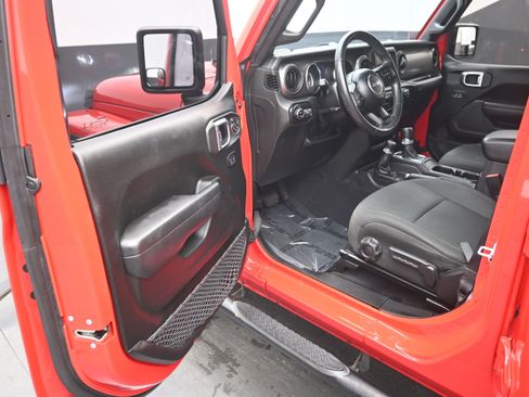 Used 2022 Jeep Gladiator Sport image 11