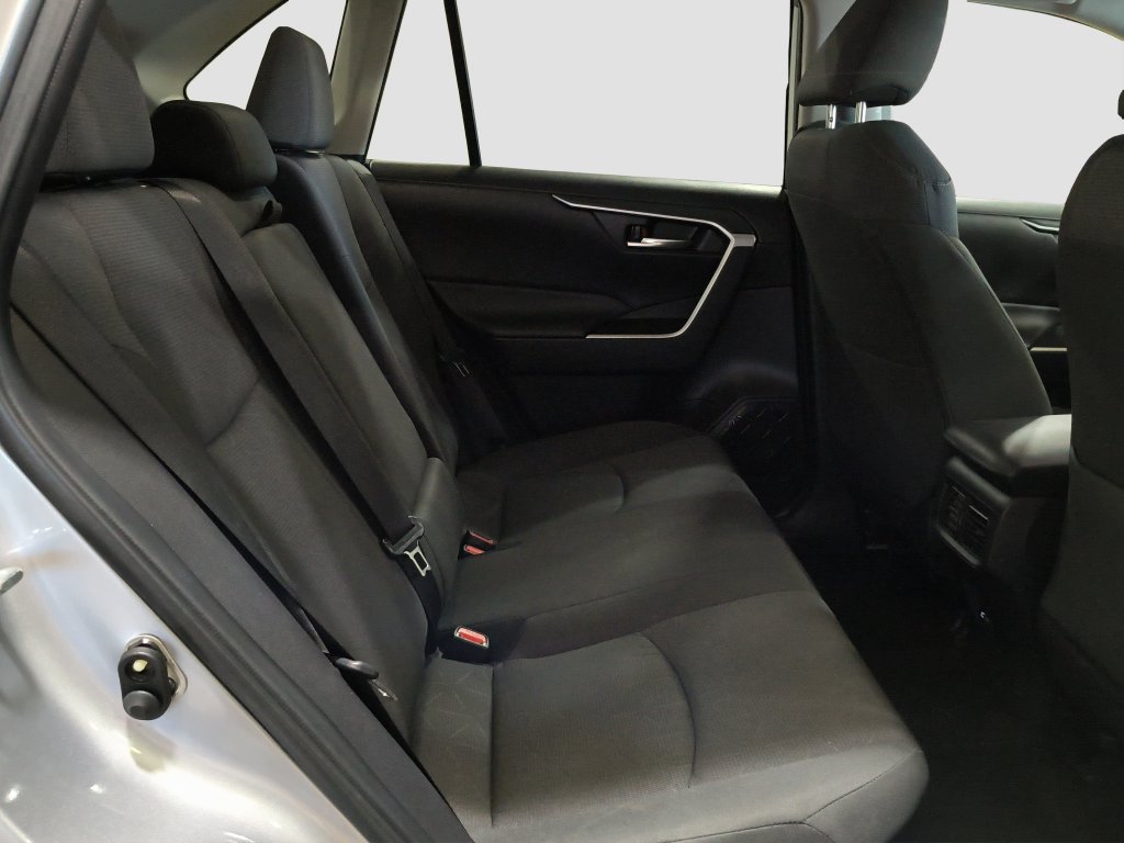 Used 2025 Toyota RAV4 XLE AWD/4WD image 12