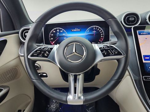 Used 2025 Mercedes-Benz GLC 350e 4MATIC image 31