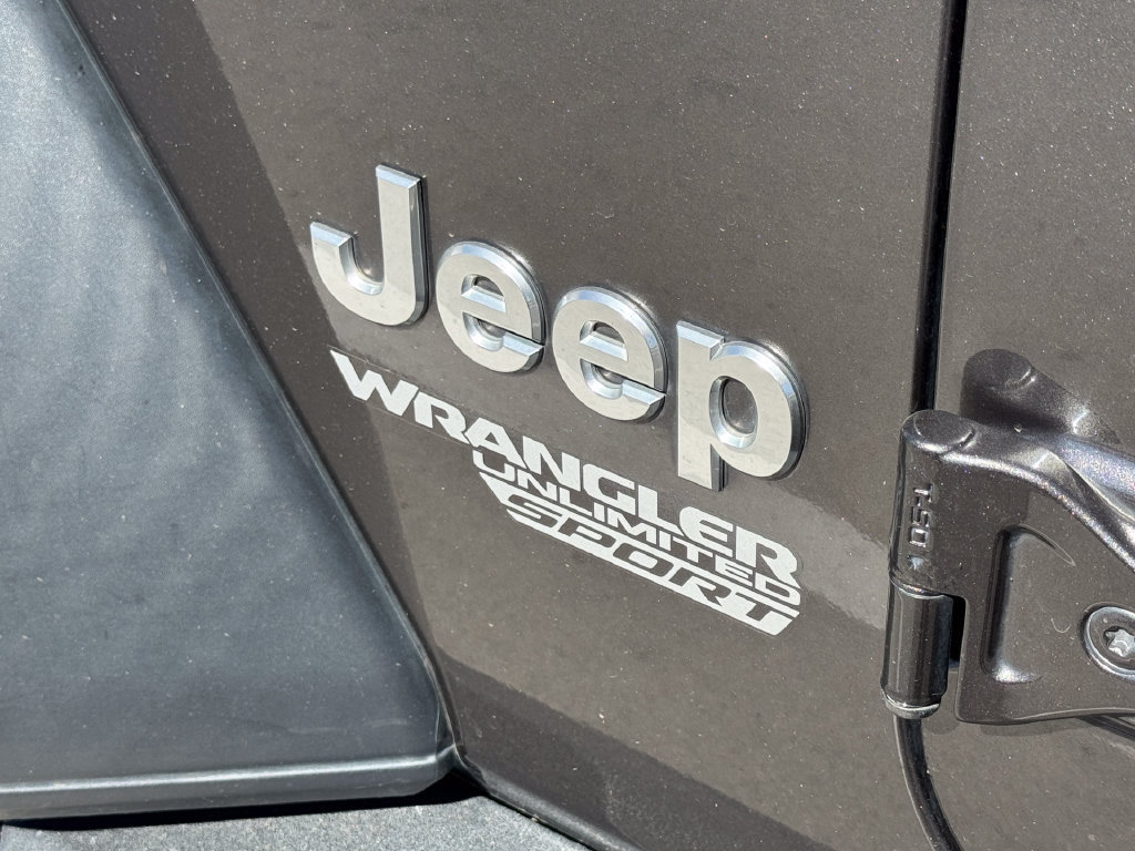 Used 2018 Jeep Wrangler Unlimited Sport S AWD/4WD image 21