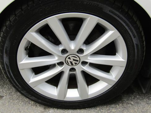 Used 2013 Volkswagen Eos Komfort FWD image 29