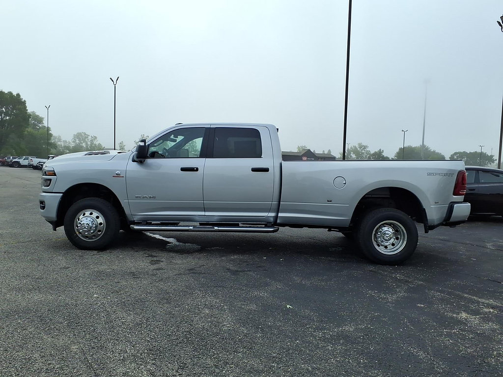 New 2027 RAM 3500 Big Horn AWD/4WD image 4