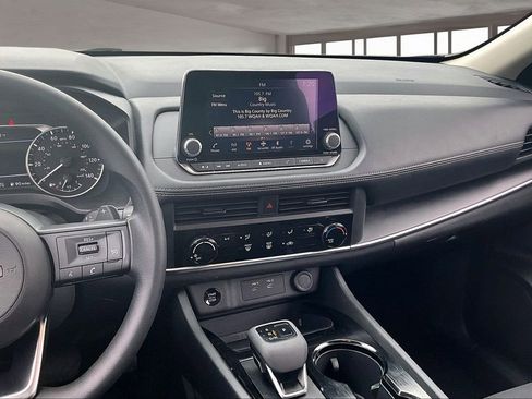 Used 2024 Nissan Rogue S image 9