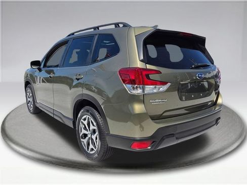 Certified 2023 Subaru Forester Premium AWD/4WD image 16