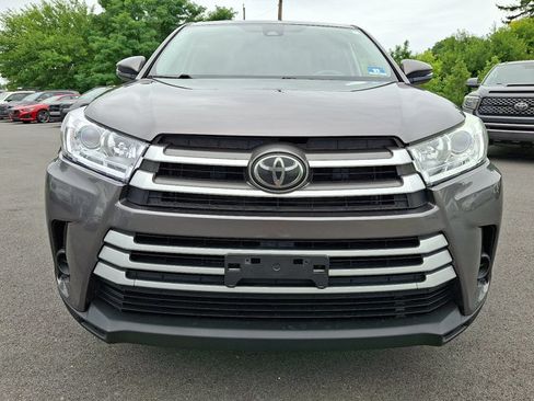 Used 2018 Toyota Highlander LE w/ Protection Package #3 AWD/4WD image 2