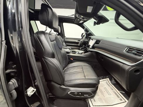 Used 2024 Jeep Wagoneer Series II image 25