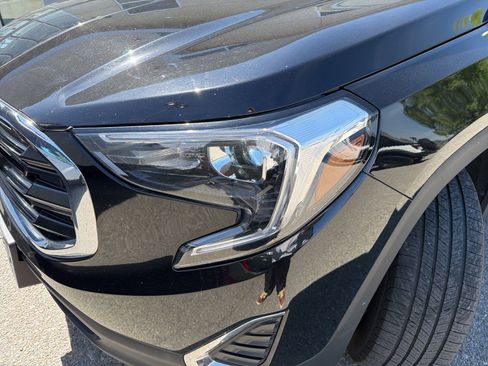 Used 2018 GMC Terrain SLE AWD/4WD image 2
