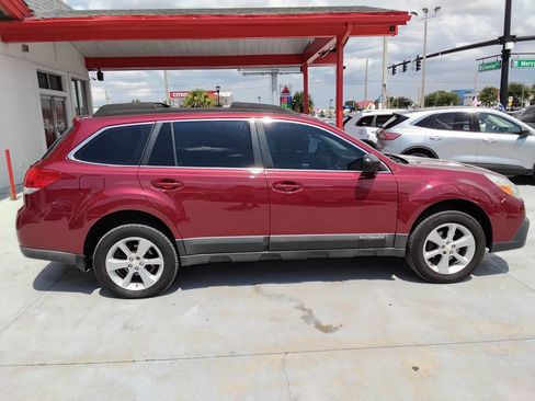Used 2014 Subaru Outback 2.5i w/ Alloy Wheel Package image 3