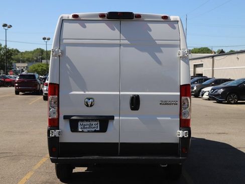 Used 2024 RAM ProMaster 2500 w/ Convenience Group FWD image 8