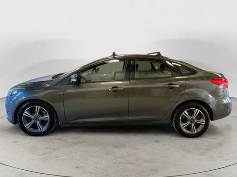 Used 2016 Ford Focus SE image 2