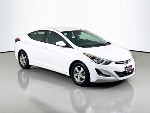 Used 2014 Hyundai Elantra SE image 2