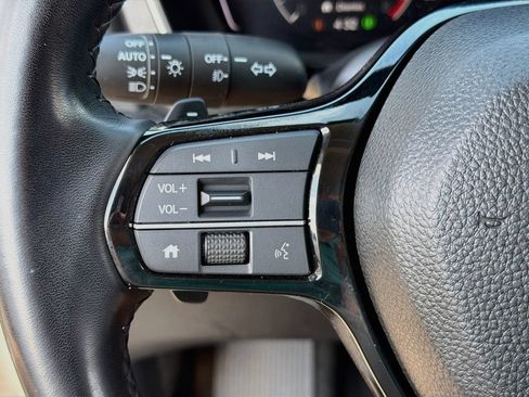 Used 2025 Honda Pilot EX-L image 18