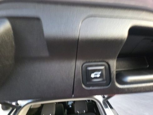 Used 2018 GMC Acadia SLE image 26