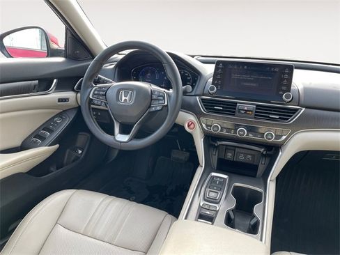 Used 2022 Honda Accord Touring image 10