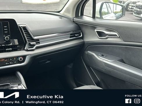 Used 2023 Kia Sportage LX AWD/4WD image 24