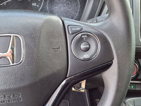 Used 2021 Honda HR-V LX image 27