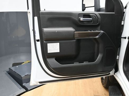 Used 2022 Chevrolet Silverado 2500 LT w/ Convenience Package image 36